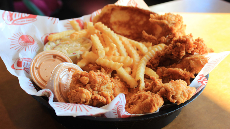 Illustration for article titled Raising Cane's serves a more-than-able chicken finger